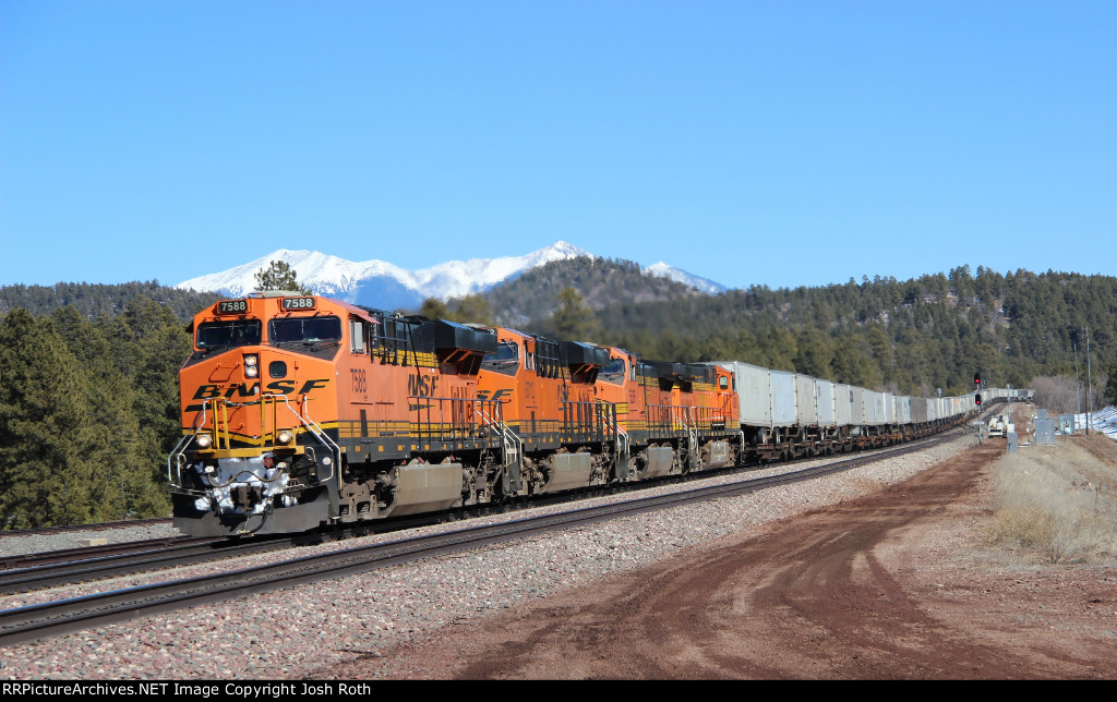 BNSF 7588, BNSF 6712, BNSF 5526 & BNSF 5528